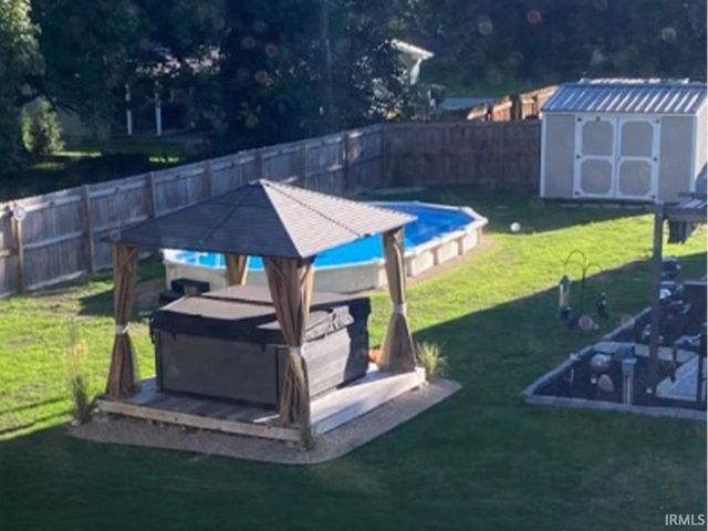 1365 E Riding Mall Drive, South Bend, IN 46614