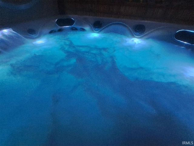 1365 E Riding Mall Drive, South Bend, IN 46614