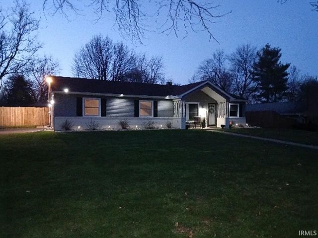 1365 E Riding Mall Drive, South Bend, IN 46614