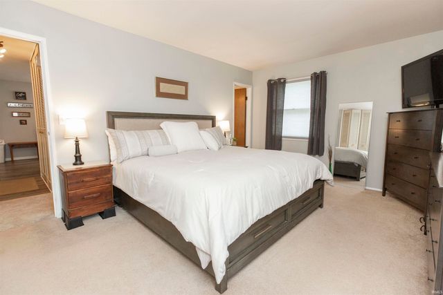 1365 E Riding Mall Drive, South Bend, IN 46614