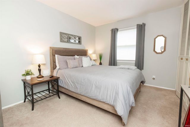 1365 E Riding Mall Drive, South Bend, IN 46614