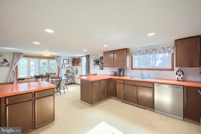 4357 LIST RD, Red Lion, PA 17356