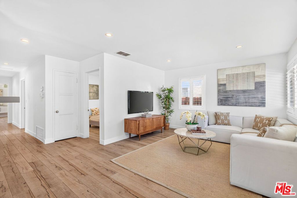 1662 W 214th Street, Los Angeles, CA 90501 — photo 2