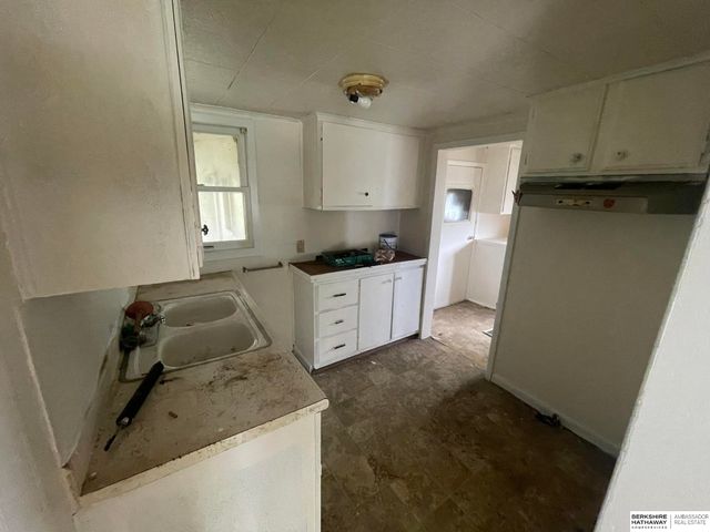 4048 Curtis Avenue, Omaha, NE 68111
