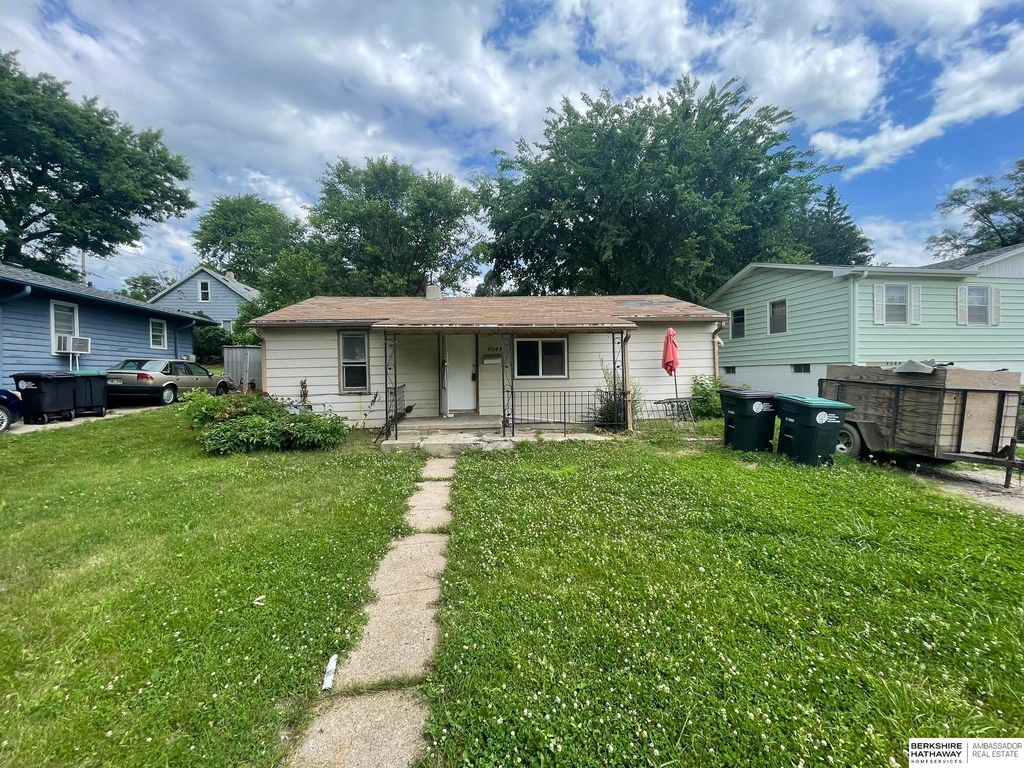 4048 Curtis Avenue, Omaha, NE 68111