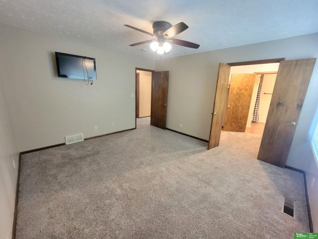 841 S Country Club Drive, York, NE 68467