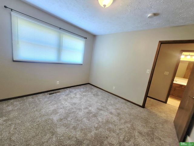 841 S Country Club Drive, York, NE 68467