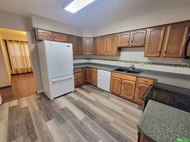 841 S Country Club Drive, York, NE 68467