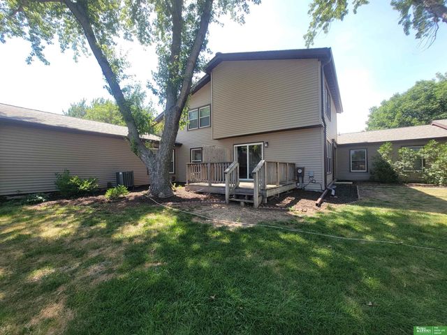 841 S Country Club Drive, York, NE 68467