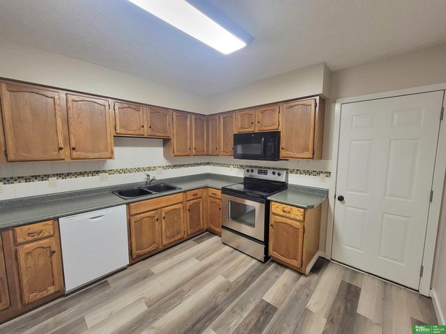 841 S Country Club Drive, York, NE 68467