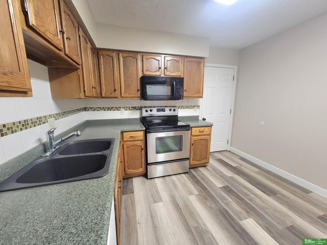 841 S Country Club Drive, York, NE 68467