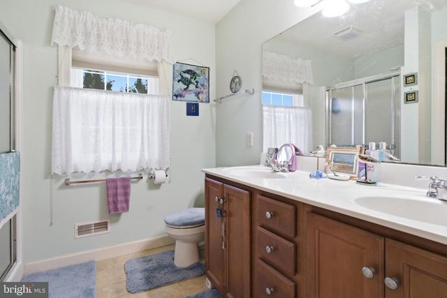 4339 GREEN PARK DR, Mount Joy, PA 17552