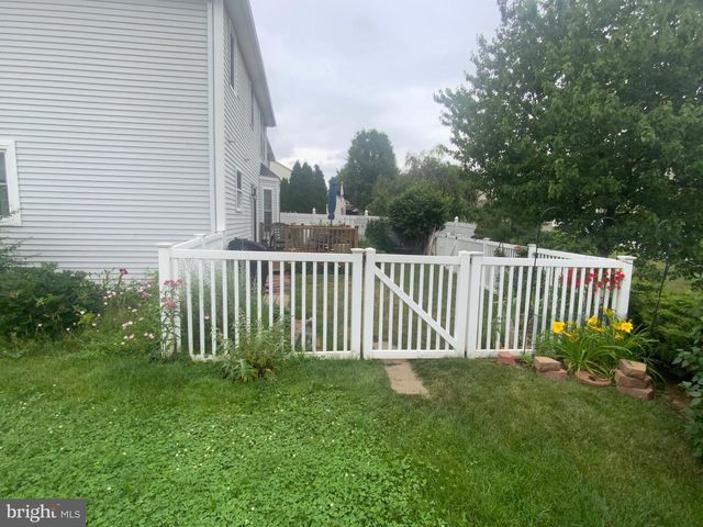 4339 GREEN PARK DR, Mount Joy, PA 17552