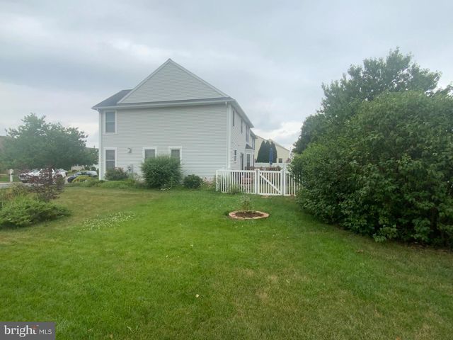 4339 GREEN PARK DR, Mount Joy, PA 17552