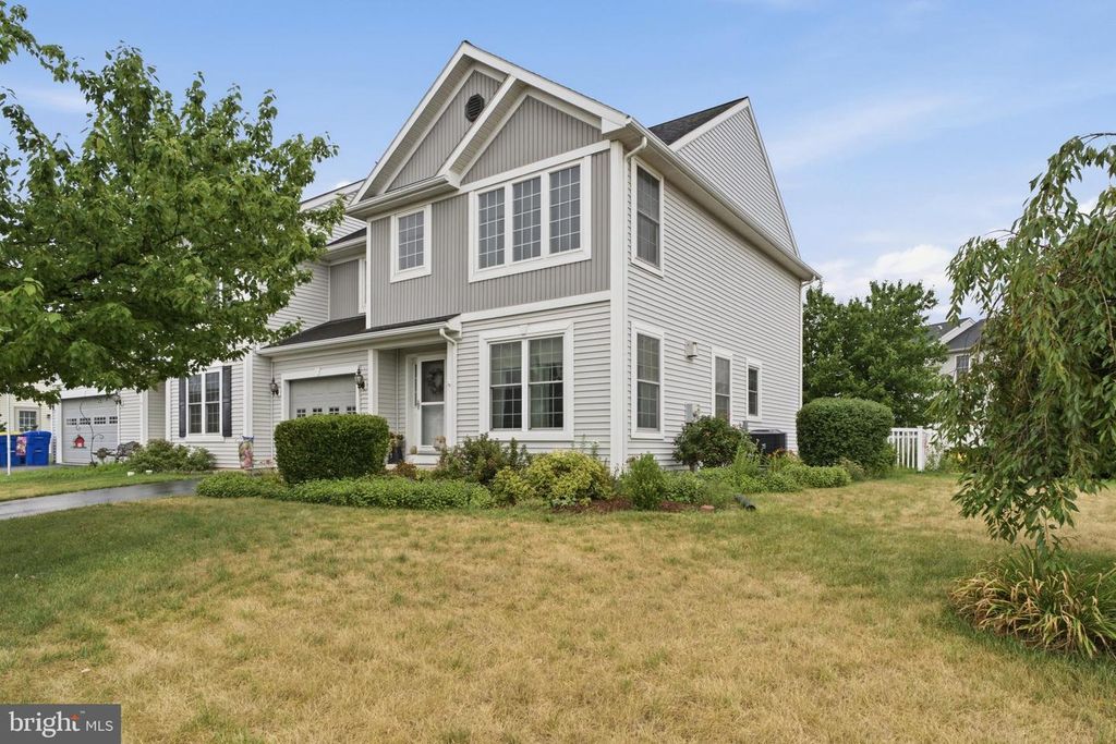 4339 GREEN PARK DR, Mount Joy, PA 17552