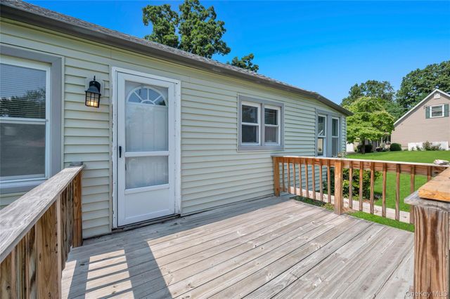 34 Shore Drive, Elizaville, NY 12523