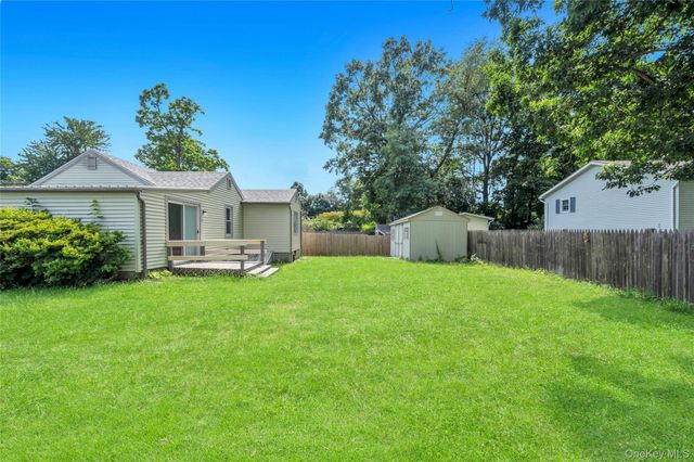 34 Shore Drive, Elizaville, NY 12523