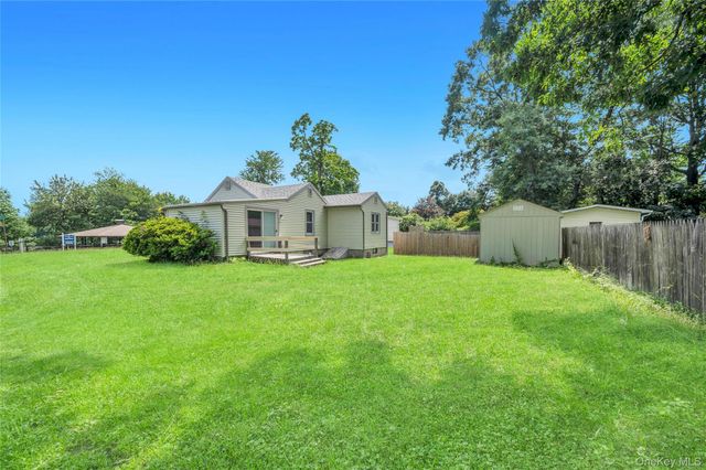 34 Shore Drive, Elizaville, NY 12523