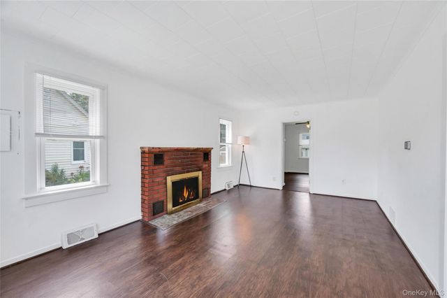 34 Shore Drive, Elizaville, NY 12523