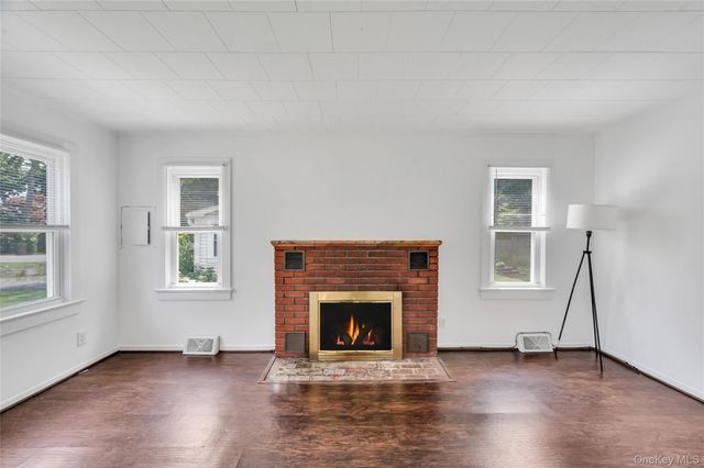 34 Shore Drive, Elizaville, NY 12523