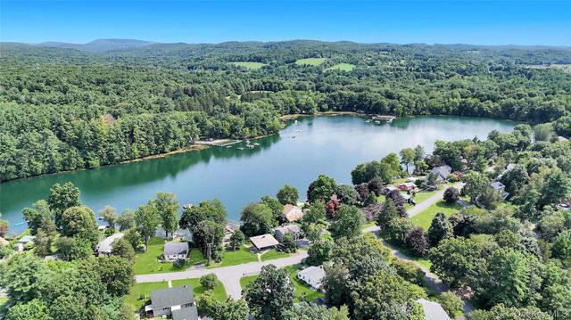 34 Shore Drive, Elizaville, NY 12523