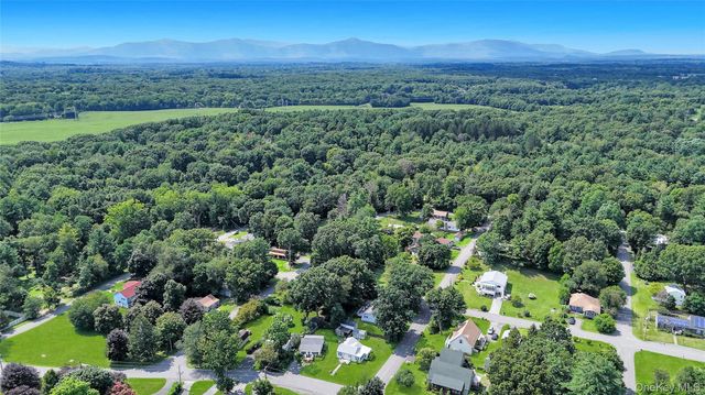 34 Shore Drive, Elizaville, NY 12523