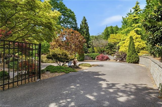 2749 Spring Garden Road, Winston-salem, NC 27106