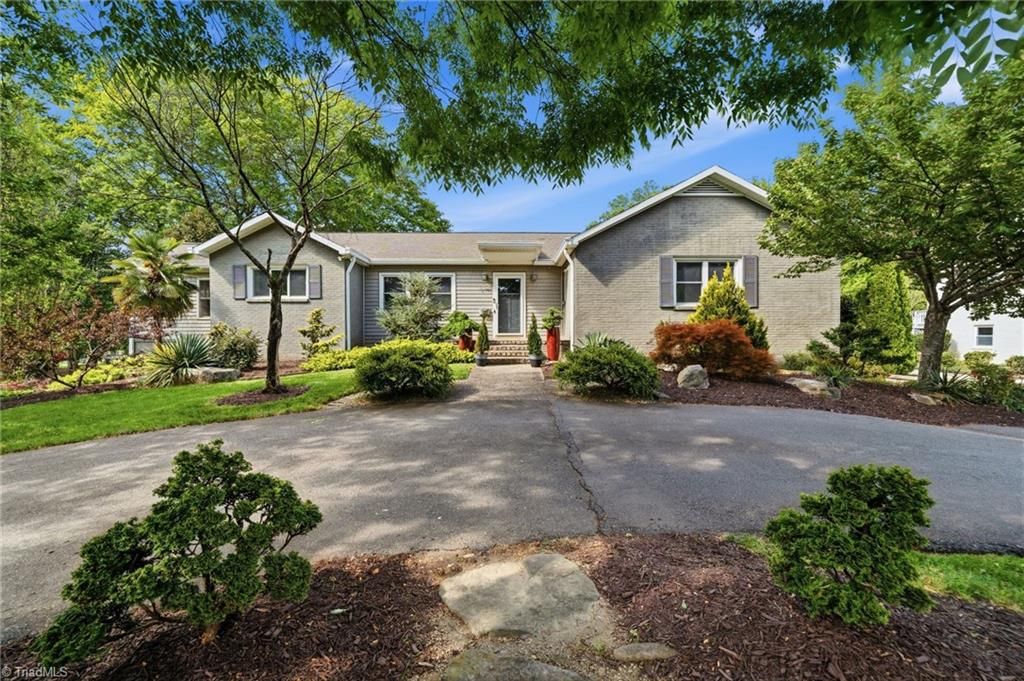 2749 Spring Garden Road, Winston-salem, NC 27106