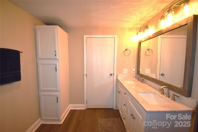 6264 Burnhurst Lane, Denver, NC 28037