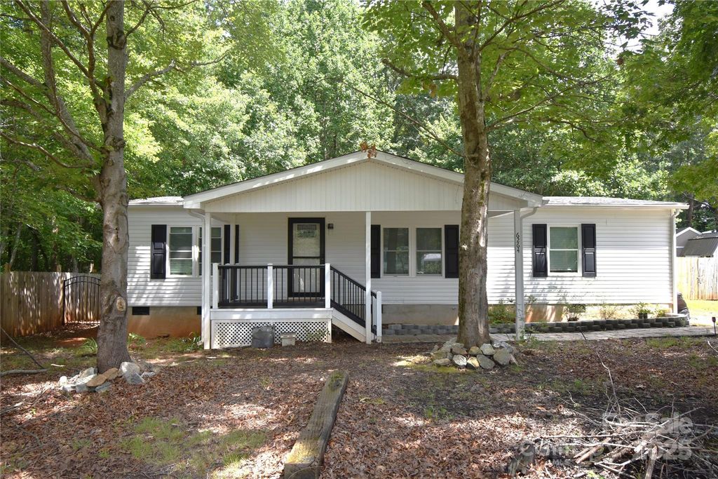 6264 Burnhurst Lane, Denver, NC 28037