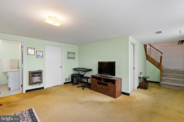 2517 NEWELL DR, Wilmimgton, DE 19808