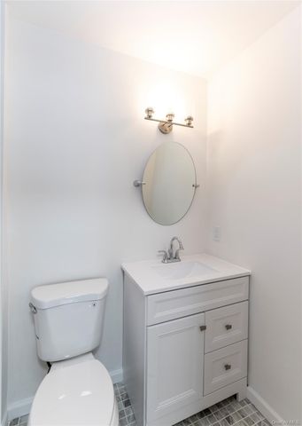 126 N Route 303 2, Congers, NY 10920