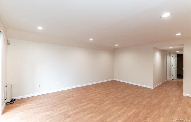 126 N Route 303 2, Congers, NY 10920