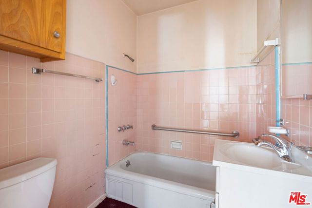 1753 Redcliff Street, Los Angeles, CA 90026