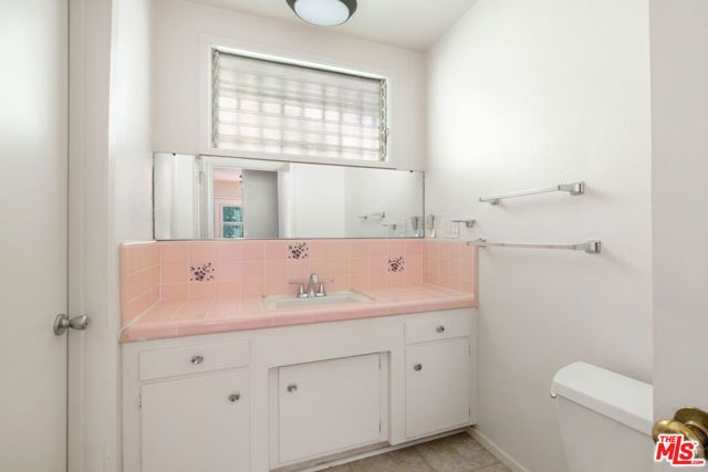 1753 Redcliff Street, Los Angeles, CA 90026