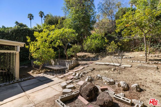 1753 Redcliff Street, Los Angeles, CA 90026