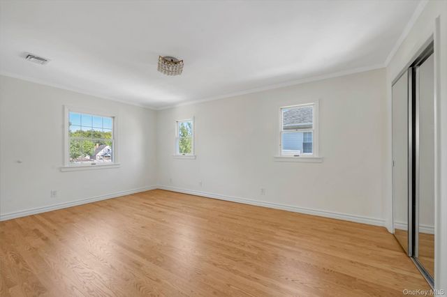 78-14 271st Street, New Hyde Park, NY 11040