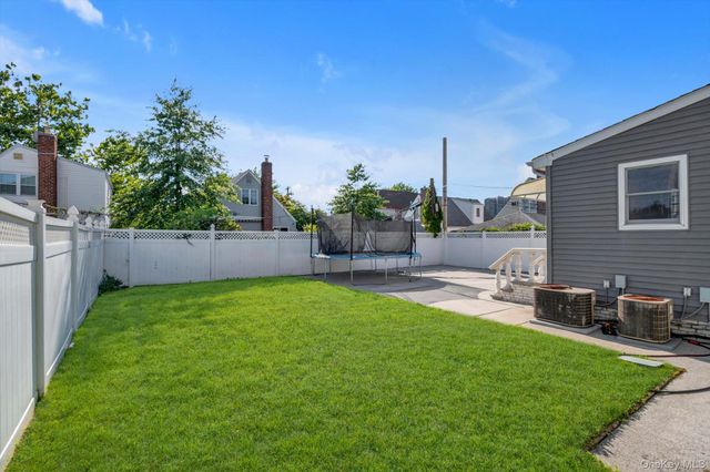 78-14 271st Street, New Hyde Park, NY 11040