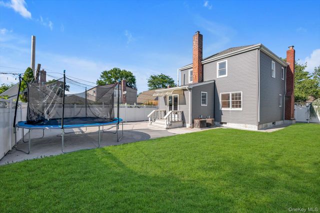 78-14 271st Street, New Hyde Park, NY 11040