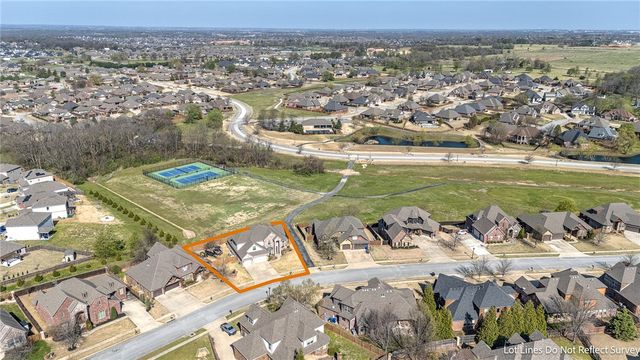 4601 W Willow Ridge Way, Rogers, AR 72758