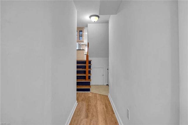 6 Downing PL, Newport News, VA 23606