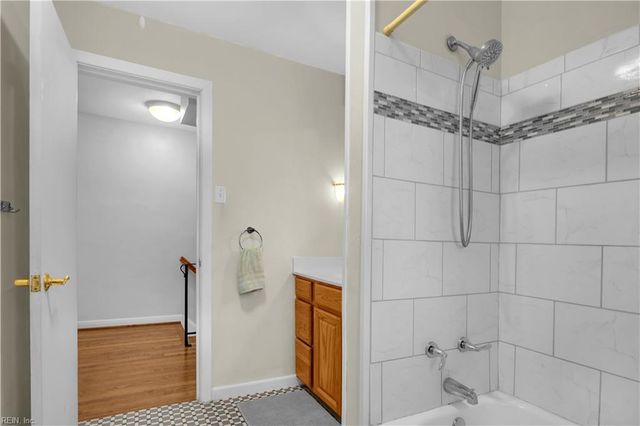 6 Downing PL, Newport News, VA 23606