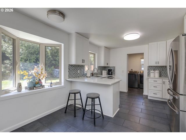 12410 Ne MORRIS St, Portland, OR 97230