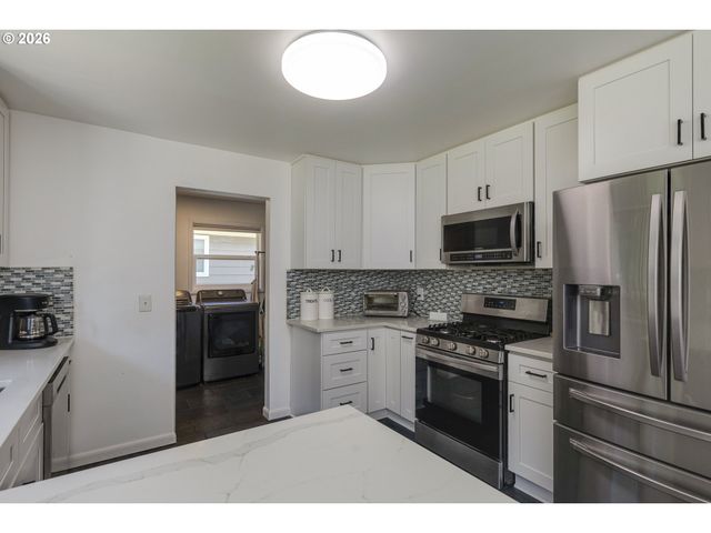 12410 Ne MORRIS St, Portland, OR 97230