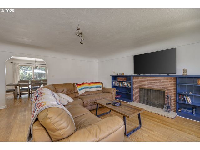 12410 Ne MORRIS St, Portland, OR 97230
