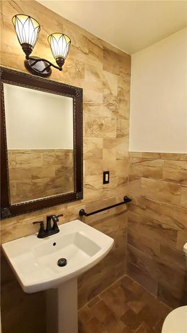 988 Hoch Road, Moore Twp, PA 18038