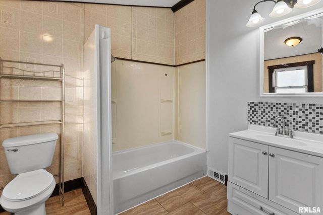 1108 ARLINGTON Avenue, Davenport, IA 52803