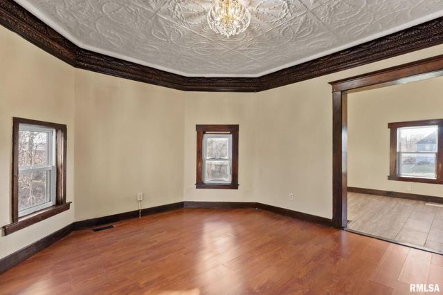 1108 ARLINGTON Avenue, Davenport, IA 52803