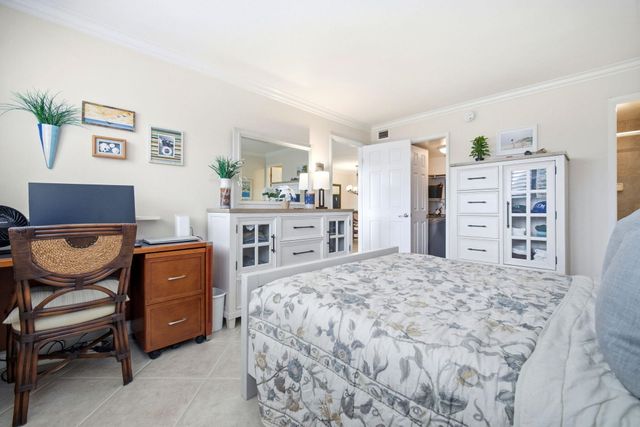 3221 NE 8th Street F305, Pompano Beach, FL 33062