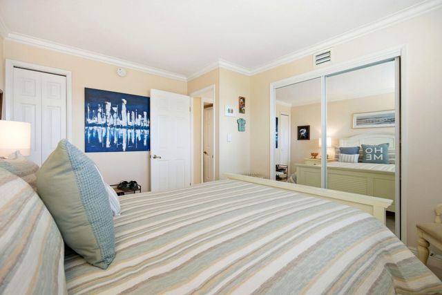 3221 NE 8th Street F305, Pompano Beach, FL 33062
